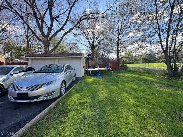 1011 Yellowstone Road, Cleveland Heights, OH 44121