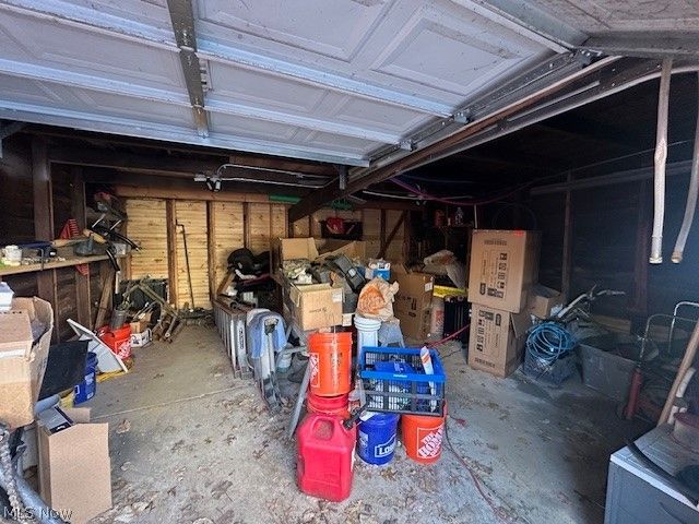 1011 Yellowstone Road, Cleveland Heights, OH 44121