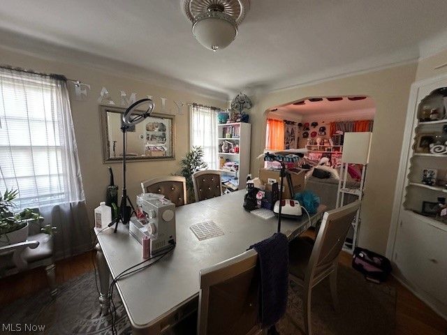 1011 Yellowstone Road, Cleveland Heights, OH 44121