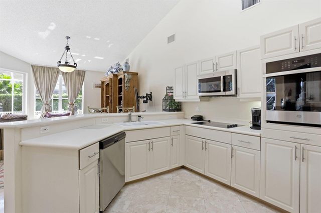 7821 Dorchester Road, Boynton Beach, FL 33472