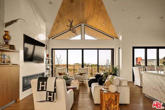 5904 Kanan Dume Road, Malibu, CA 90265