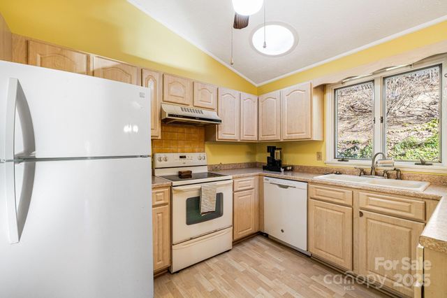 31 Covewood Road, Asheville, NC 28805