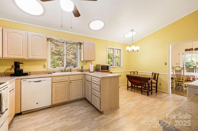 31 Covewood Road, Asheville, NC 28805