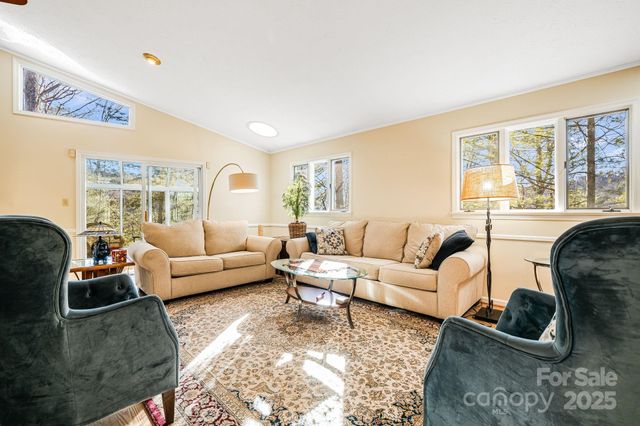 31 Covewood Road, Asheville, NC 28805