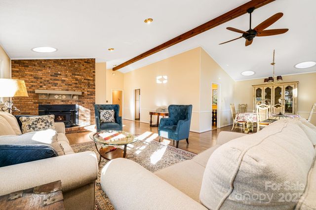 31 Covewood Road, Asheville, NC 28805