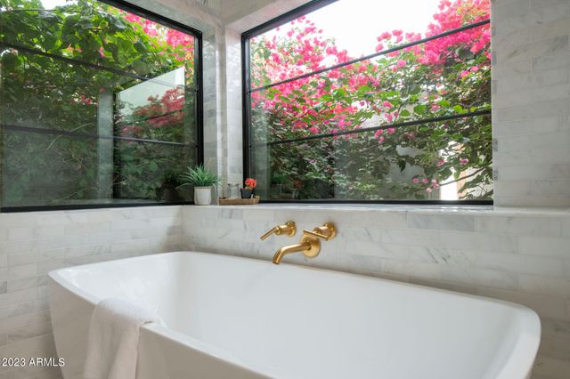 5532 E CROCUS Drive, Scottsdale, AZ 85254