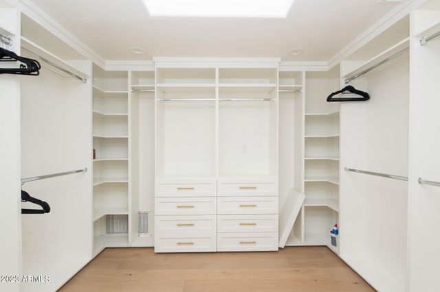 5532 E CROCUS Drive, Scottsdale, AZ 85254