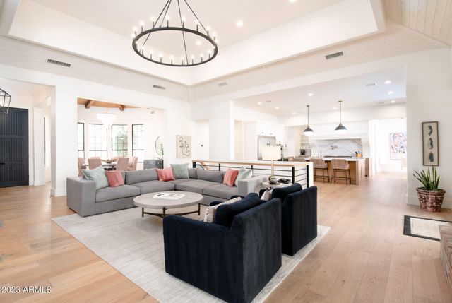 5532 E CROCUS Drive, Scottsdale, AZ 85254