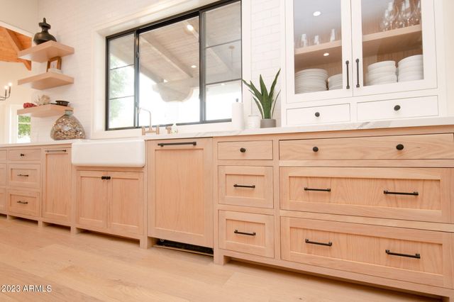 5532 E CROCUS Drive, Scottsdale, AZ 85254