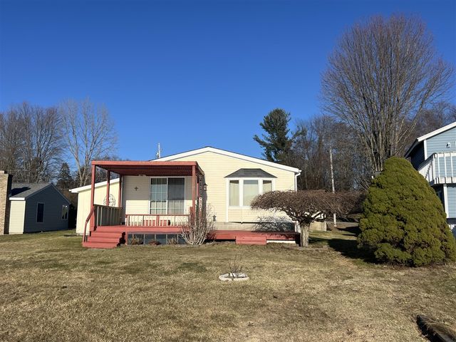 12515 S Rosemary Avenue, Grant, MI 49327