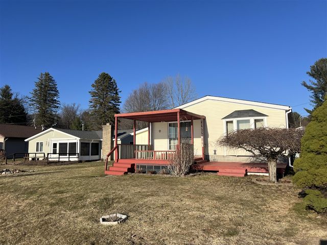 12515 S Rosemary Avenue, Grant, MI 49327