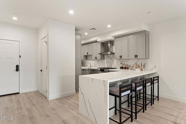 2608 Honolulu Avenue 208, Montrose, CA 91020
