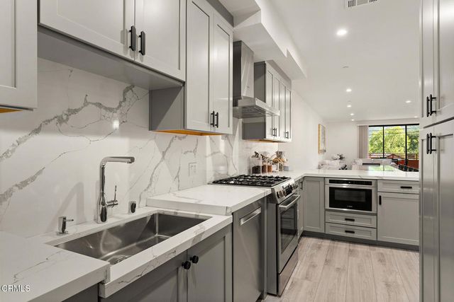 2608 Honolulu Avenue 208, Montrose, CA 91020