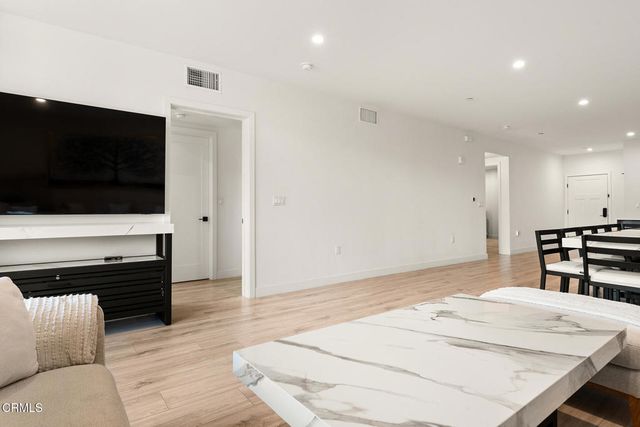 2608 Honolulu Avenue 208, Montrose, CA 91020