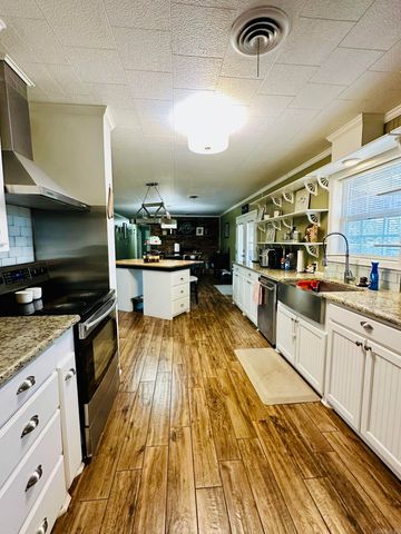 1408 Cypress St, Crossett, AR 71635