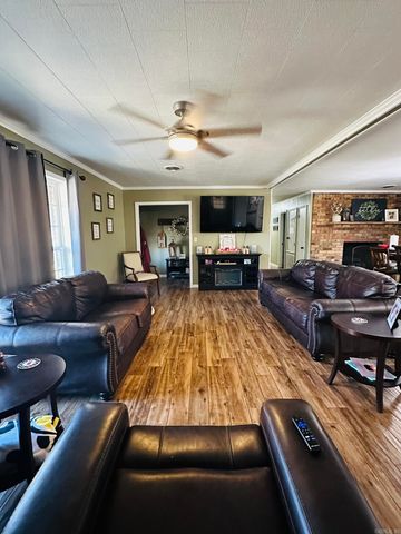 1408 Cypress St, Crossett, AR 71635