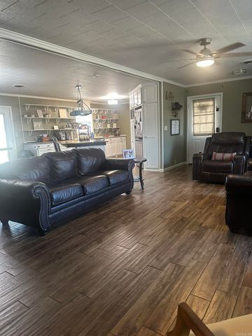 1408 Cypress St, Crossett, AR 71635