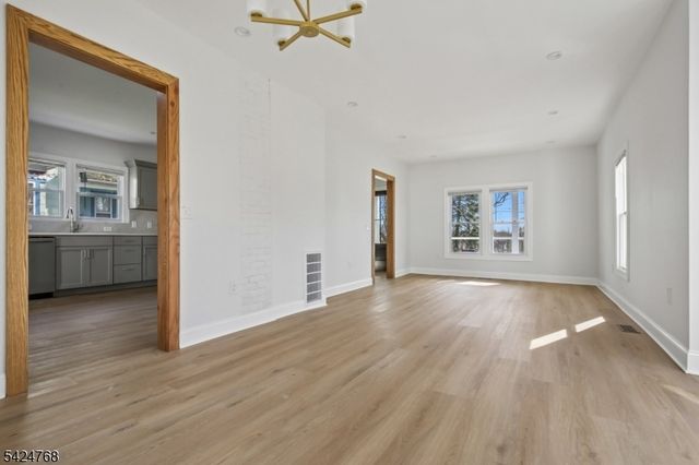 11 New St, Sussex Boro, NJ 07461