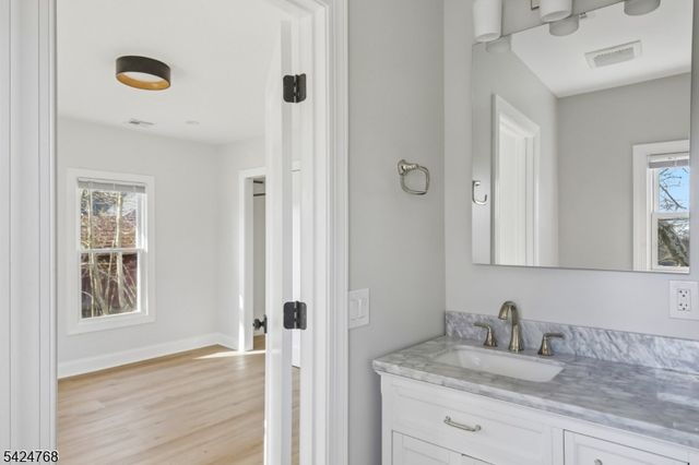 11 New St, Sussex Boro, NJ 07461