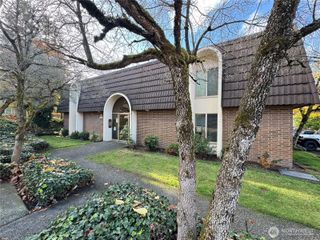 11004 NE 68th Street #910, Kirkland, WA 98033