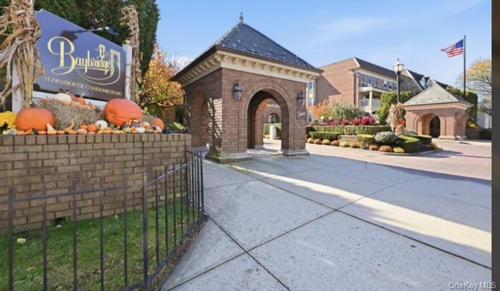 14-14 BONNIE, Bayside, NY 11360