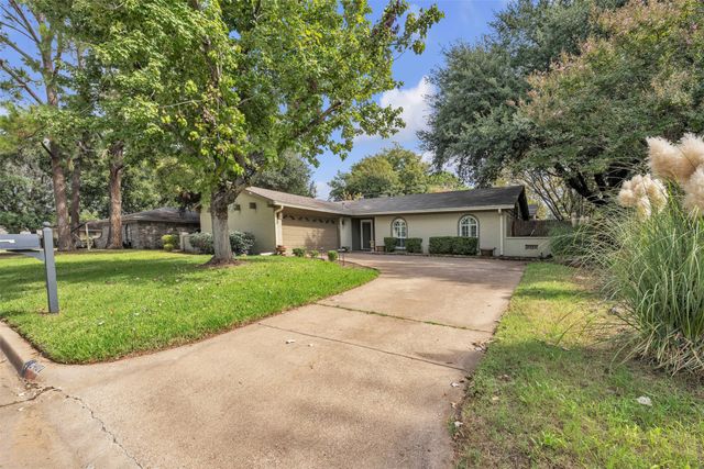 2401 San Diego Drive, Arlington, TX 76015