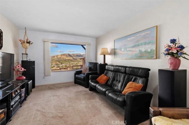12886 Castle Court, Lakeside, CA 92040