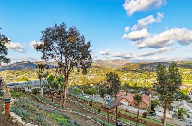 12886 Castle Court, Lakeside, CA 92040