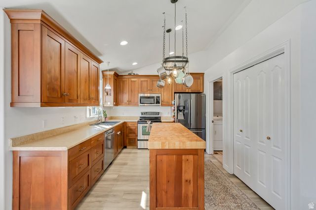 1475 E HARVEY RD, Fruit Heights, UT 84037