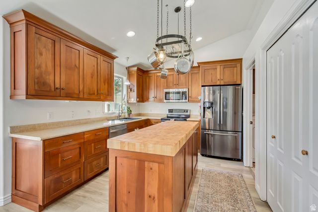 1475 E HARVEY RD, Fruit Heights, UT 84037