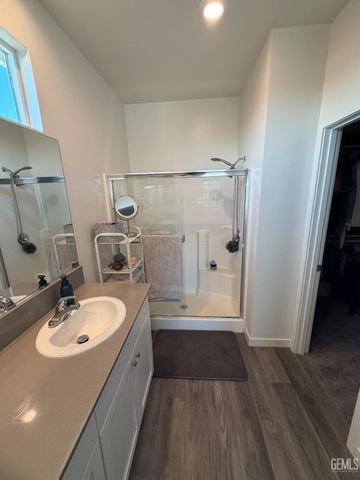 6813 Crawley Court, Bakersfield, CA 93307