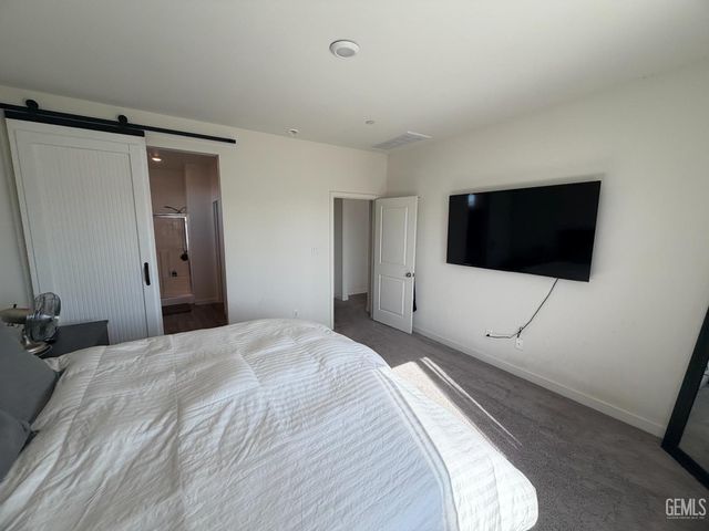 6813 Crawley Court, Bakersfield, CA 93307