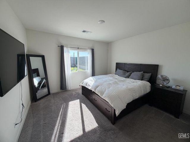 6813 Crawley Court, Bakersfield, CA 93307