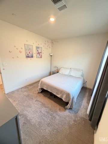 6813 Crawley Court, Bakersfield, CA 93307