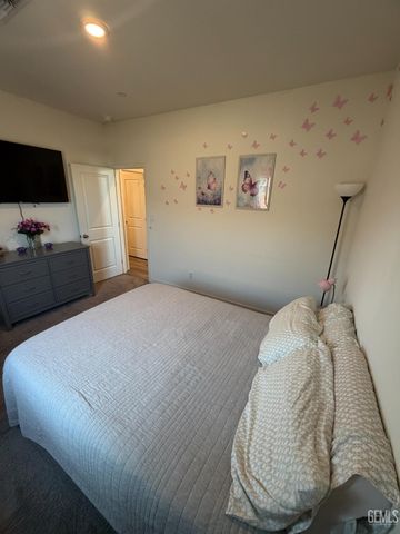 6813 Crawley Court, Bakersfield, CA 93307