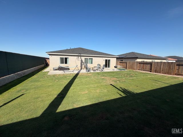 6813 Crawley Court, Bakersfield, CA 93307