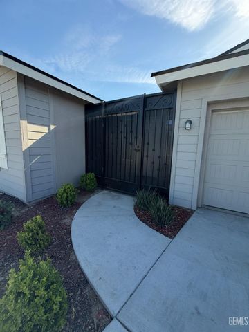 6813 Crawley Court, Bakersfield, CA 93307