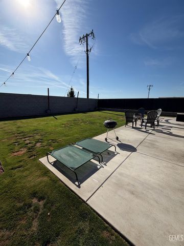 6813 Crawley Court, Bakersfield, CA 93307