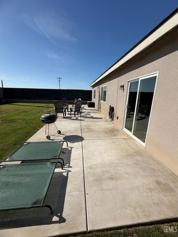 6813 Crawley Court, Bakersfield, CA 93307