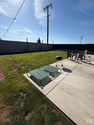 6813 Crawley Court, Bakersfield, CA 93307