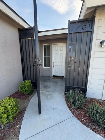 6813 Crawley Court, Bakersfield, CA 93307