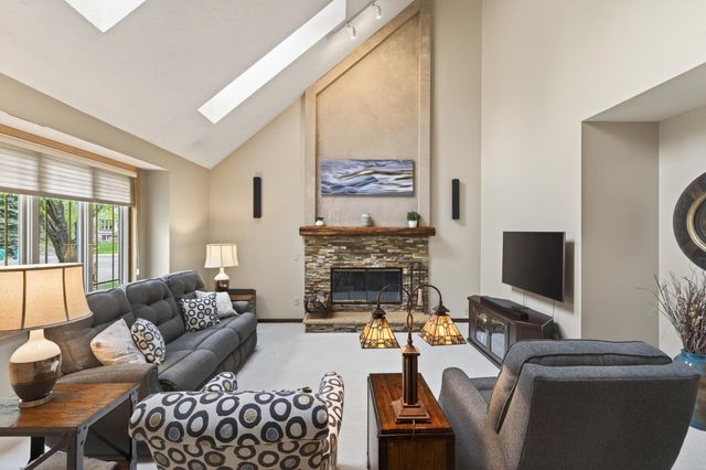 4133 Hidden Pond Trail NE, Prior Lake, MN 55372