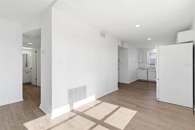 8950 PARK BOULEVARD 201, Seminole, FL 33777