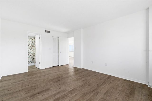 8950 PARK BOULEVARD 201, Seminole, FL 33777