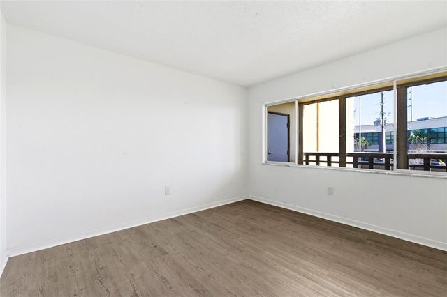 8950 PARK BOULEVARD 201, Seminole, FL 33777