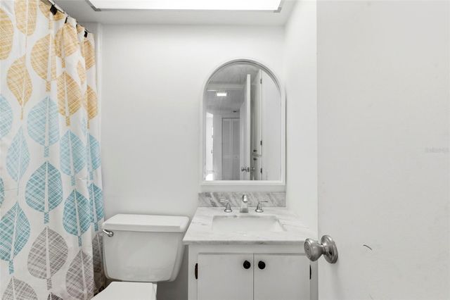 8950 PARK BOULEVARD 201, Seminole, FL 33777