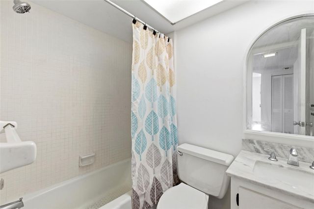 8950 PARK BOULEVARD 201, Seminole, FL 33777