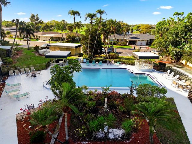 8950 PARK BOULEVARD 201, Seminole, FL 33777