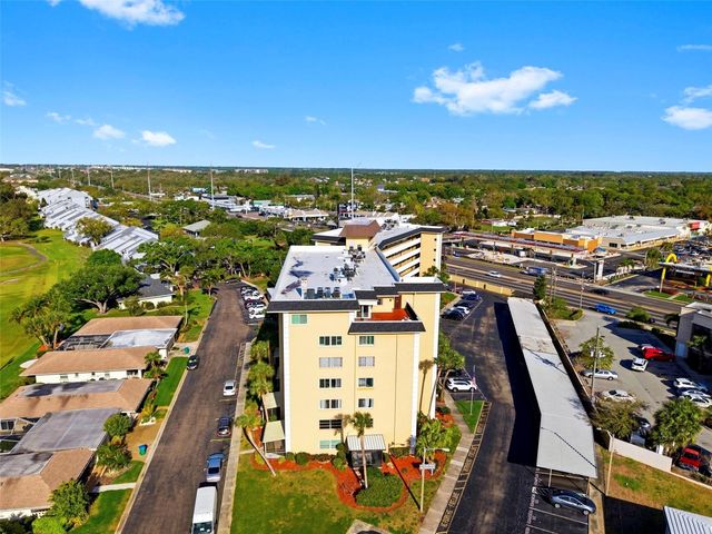 8950 PARK BOULEVARD 201, Seminole, FL 33777