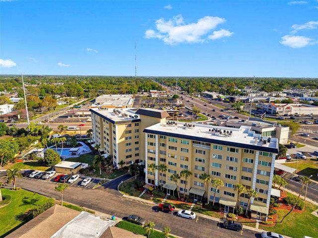 8950 PARK BOULEVARD 201, Seminole, FL 33777